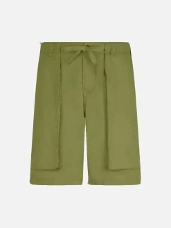 Bermuda da uomo verde militare con tasche laterali