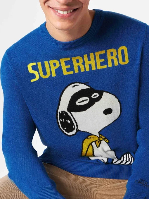 Maglia da uomo blu stampa Snoopy Superhero | SNOOPY - EDIZIONE SPECIALE PEANUTS™