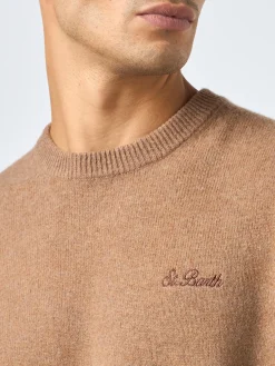 Maglia da uomo girocollo color cammello con ricamo St. Barth