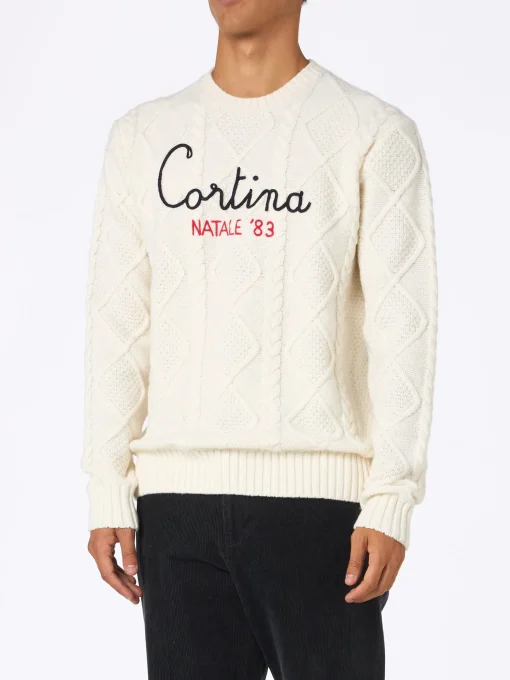 Maglione da uomo Bergen in misto cashmere lavorato a trecce con ricamo Cortina Natale '83