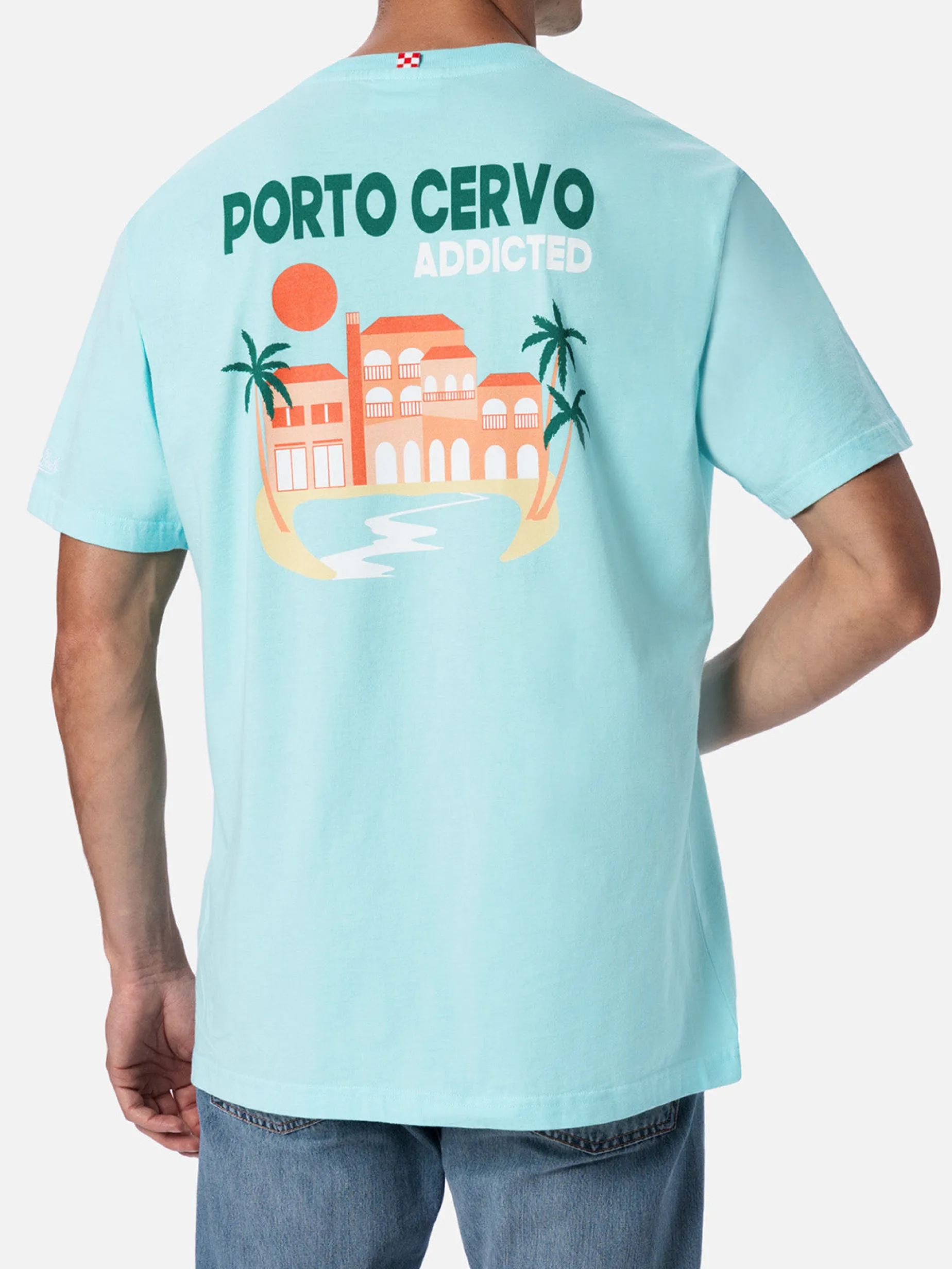 T-shirt da uomo in cotone con stampa piazzata cartolina Porto Cervo Addicted